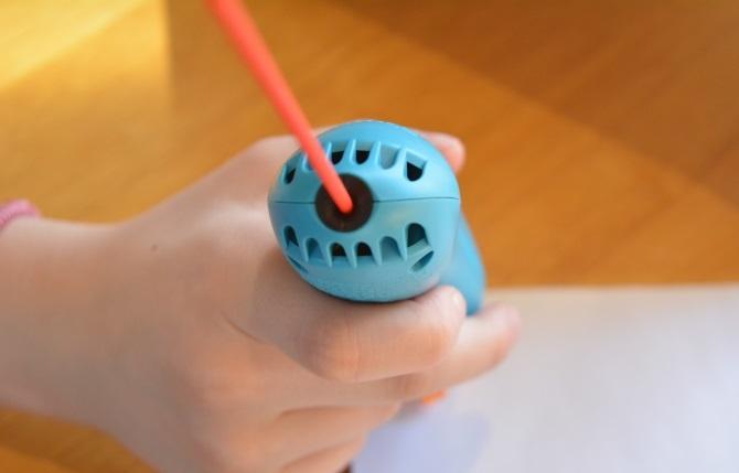 V 3Doodler Start se uporabljajo plastični prameni brez ABS
