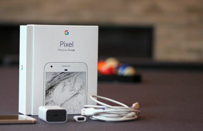 google-pixel-xl-box-and-stuff