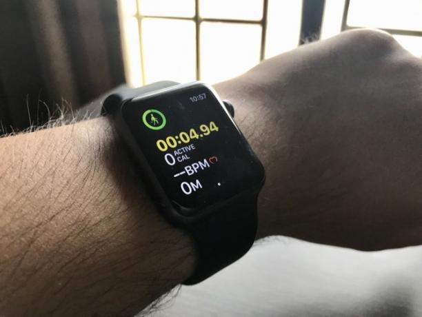 Apple Watch je boljši od Fitbit 3