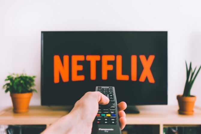 Netflixov logotip na TV-ju