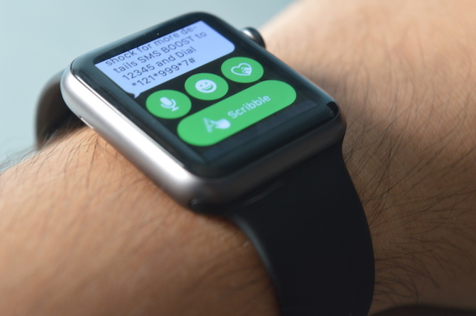 jabolčna ura je boljša od fitbit naboja