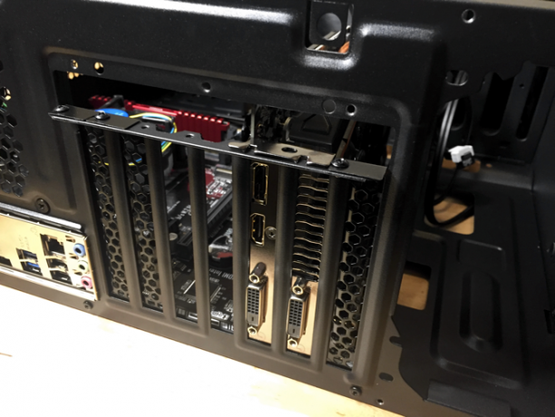 Kako sestaviti svoj računalnik zgraditi pc gpu backplate