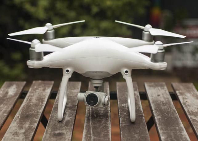 DJI Phantom 4 Pregled phantom4 drone