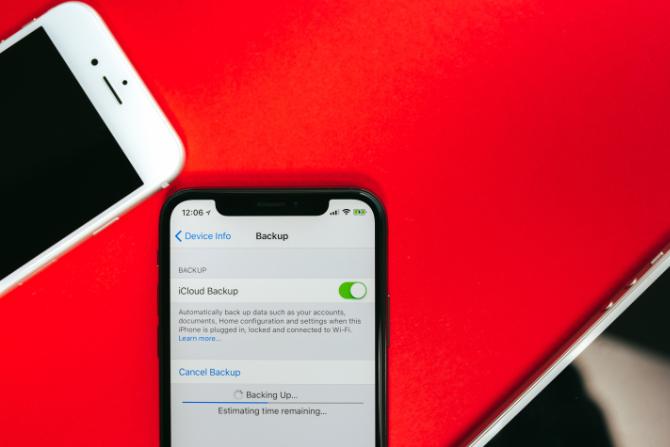 iPhone ustvarja varnostno kopijo iCloud