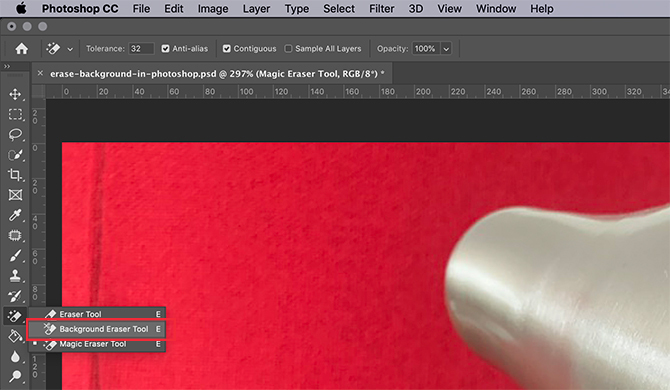 Uporabite orodje Eraser Background, da odstranite ozadje v Photoshopu
