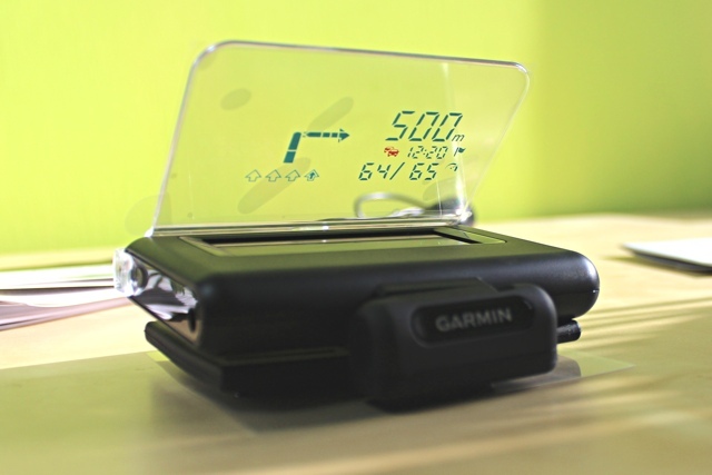 pregled projektorjev zaslona garmin head up