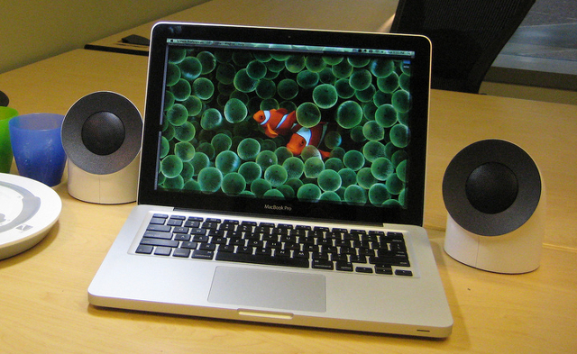macbook-zvočniki